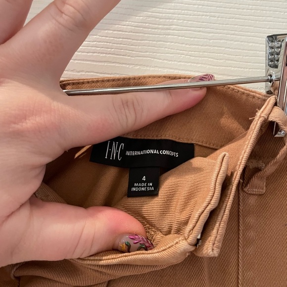 Woman’s straight leg pants - Picture 3 of 6